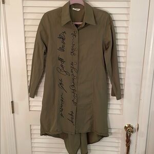 Luukaa Green Buttoned Midi Shirt Tunic Dress High Lo Black Writing on Right Side
